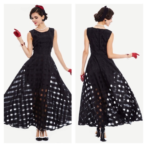 Christine Boitique Dresses & Skirts - Black Mesh Checkered Flowy Casual Maxi Dress